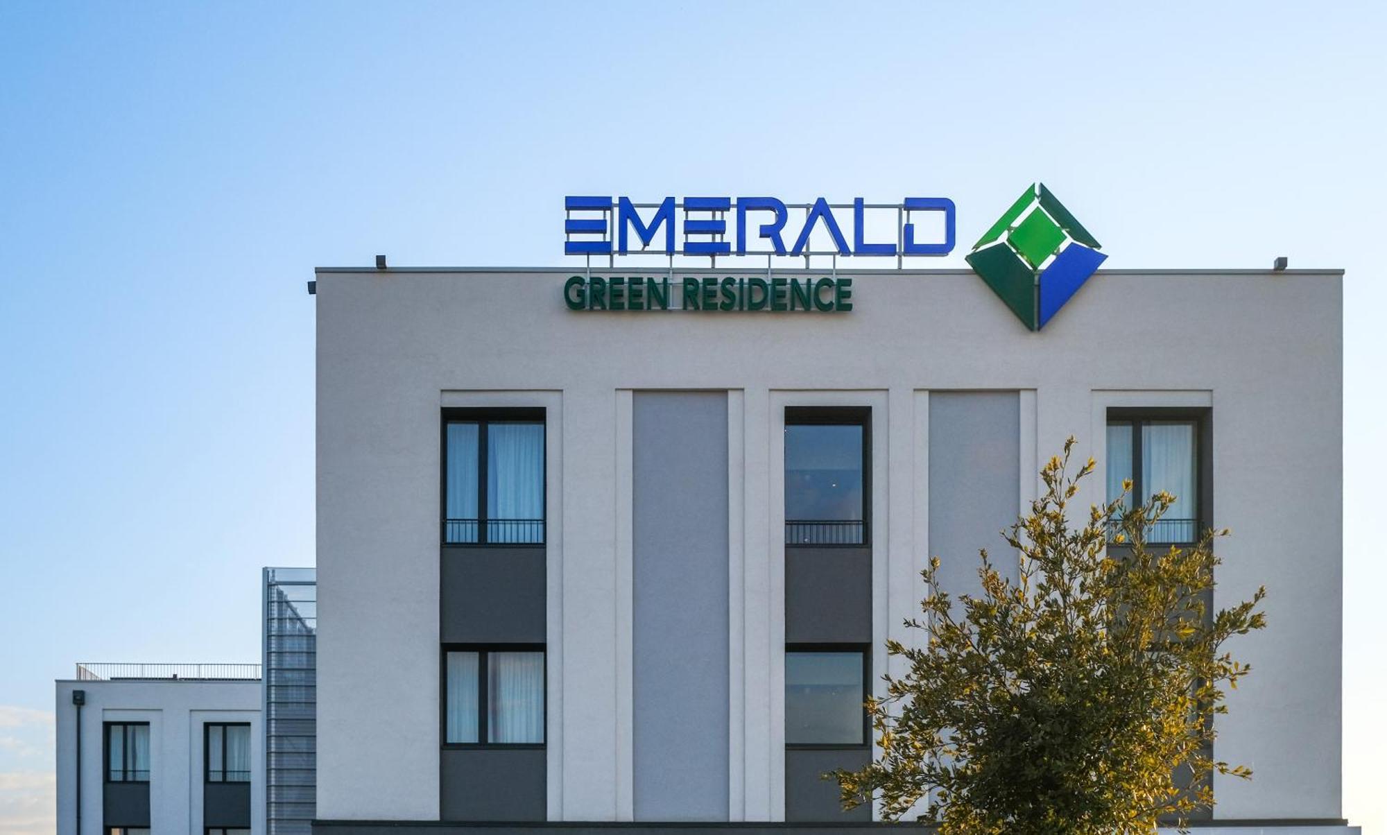 Emerald Green Residence Caldiero Luaran gambar