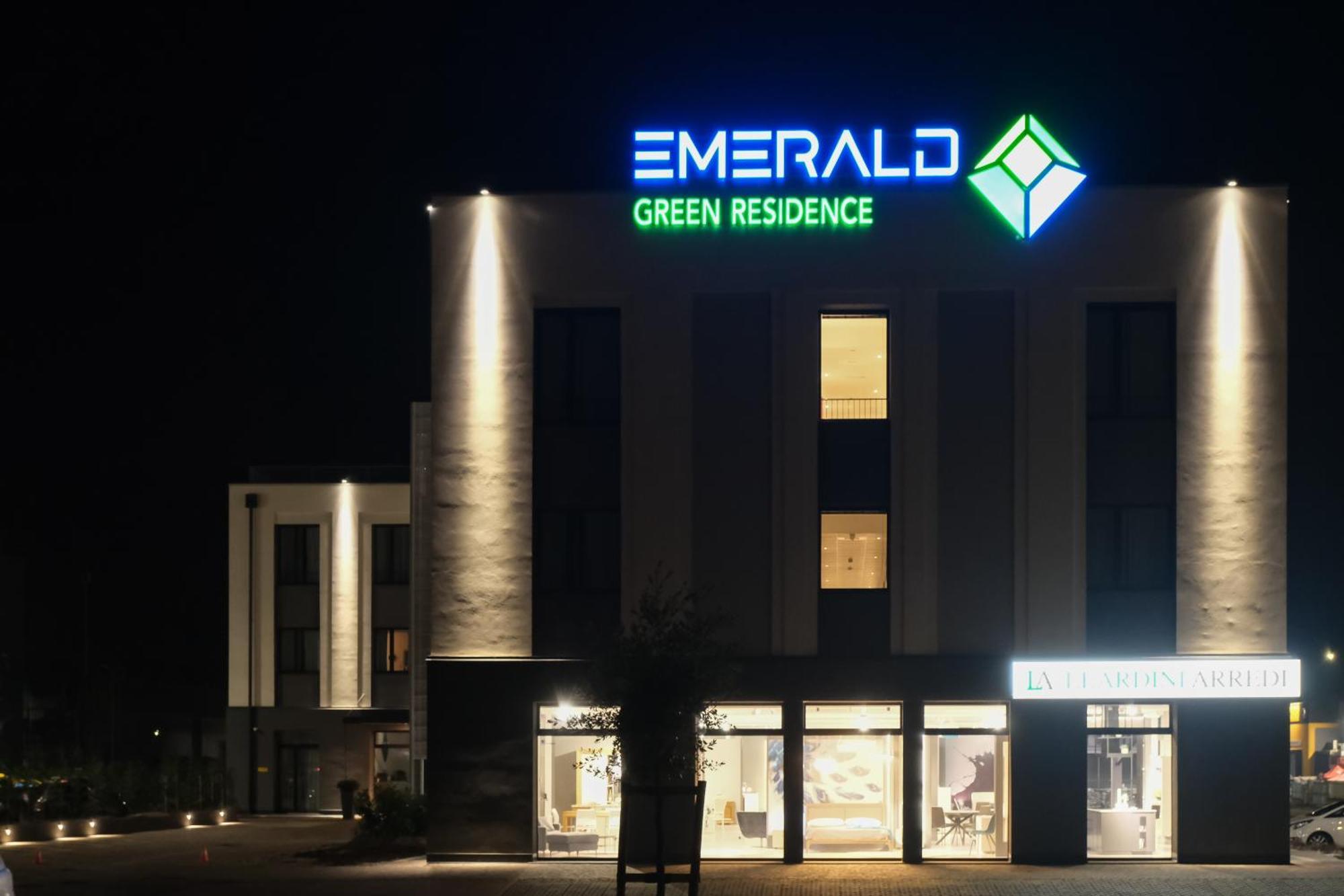 Emerald Green Residence Caldiero Luaran gambar